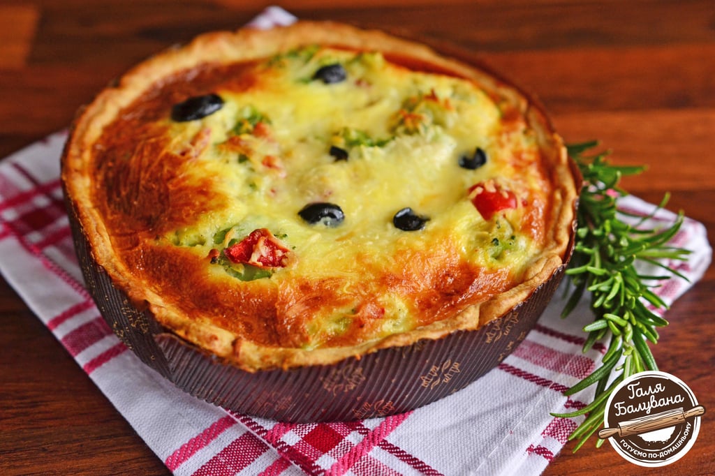 Кіш з Куркою та овочами