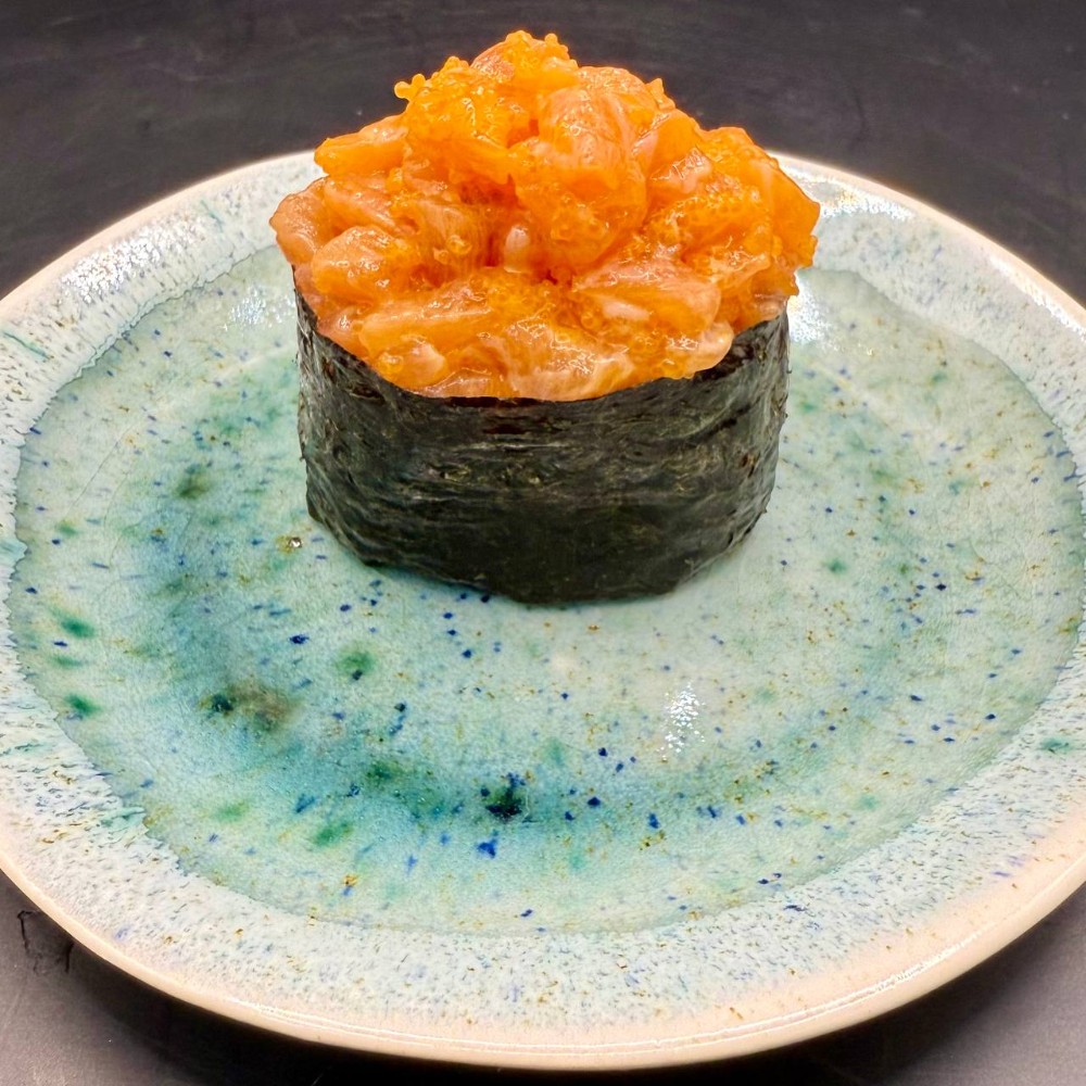 Гункан з лососем🌶