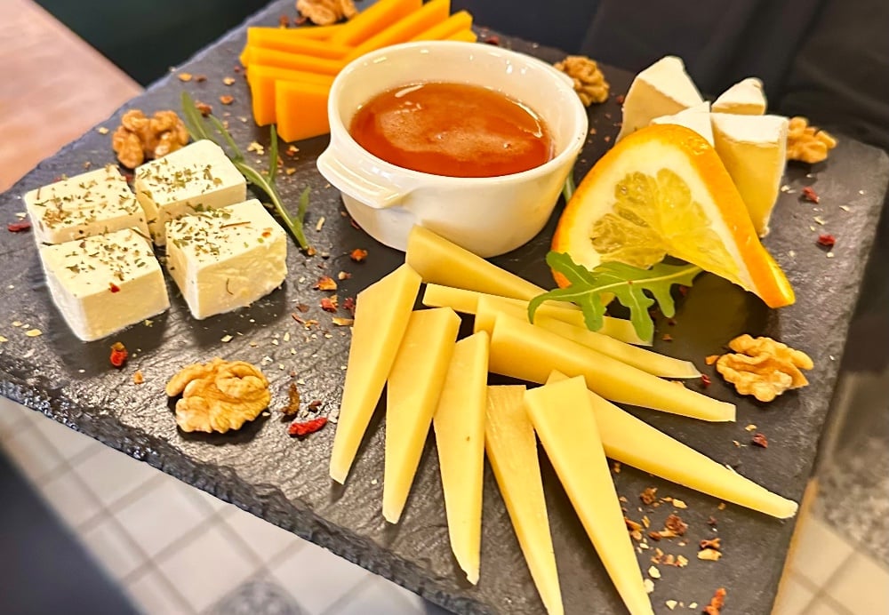 Сирне Антипасті 