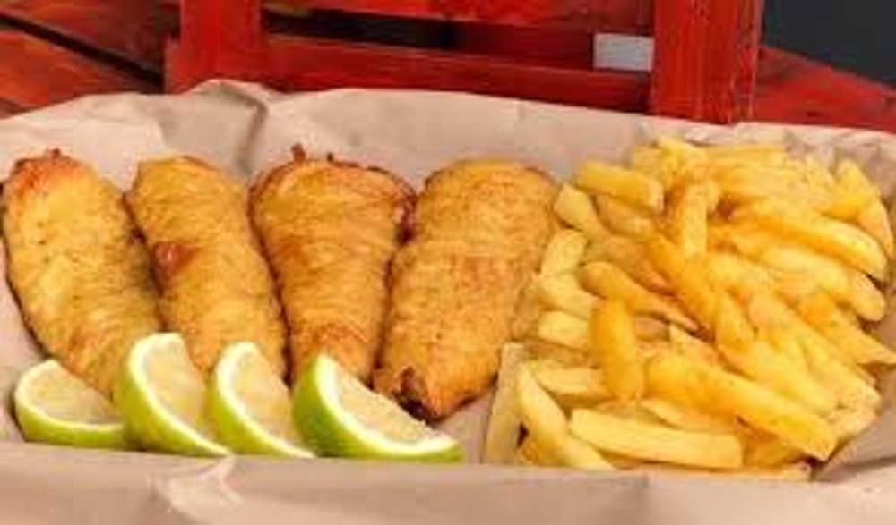 Fam 4 Basic – 4 x Fish fillets, Medium Chips + 1 side option