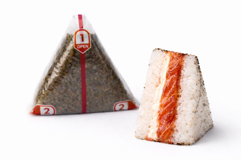 ЇDON BOX - Онігірі з копченим лососем (150 грамів)