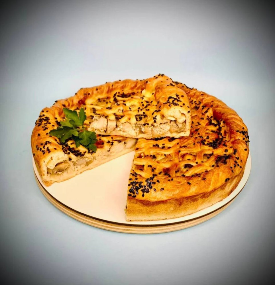 Пиріг з куркою і грибами