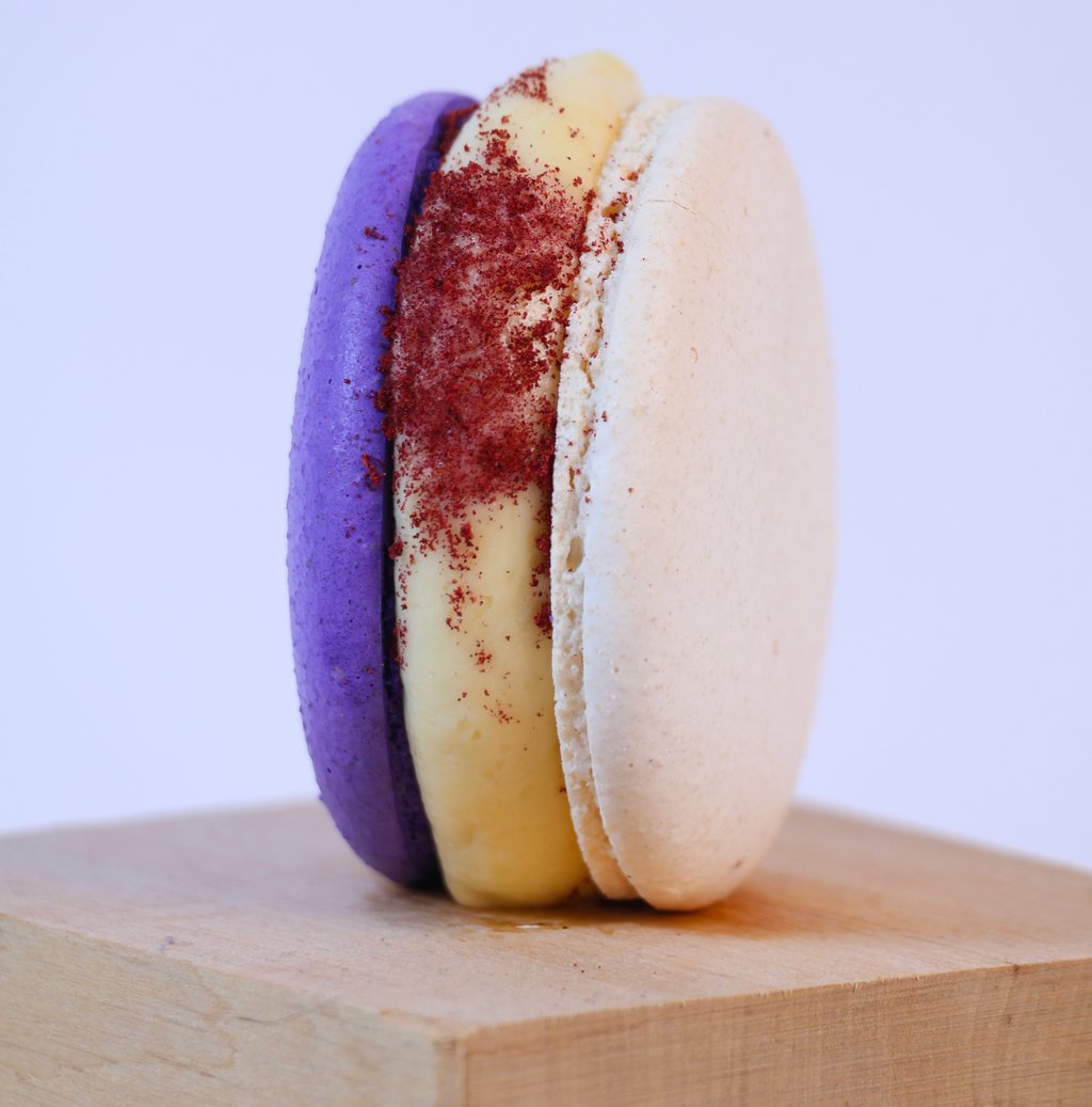 Макарон Брі/ожина