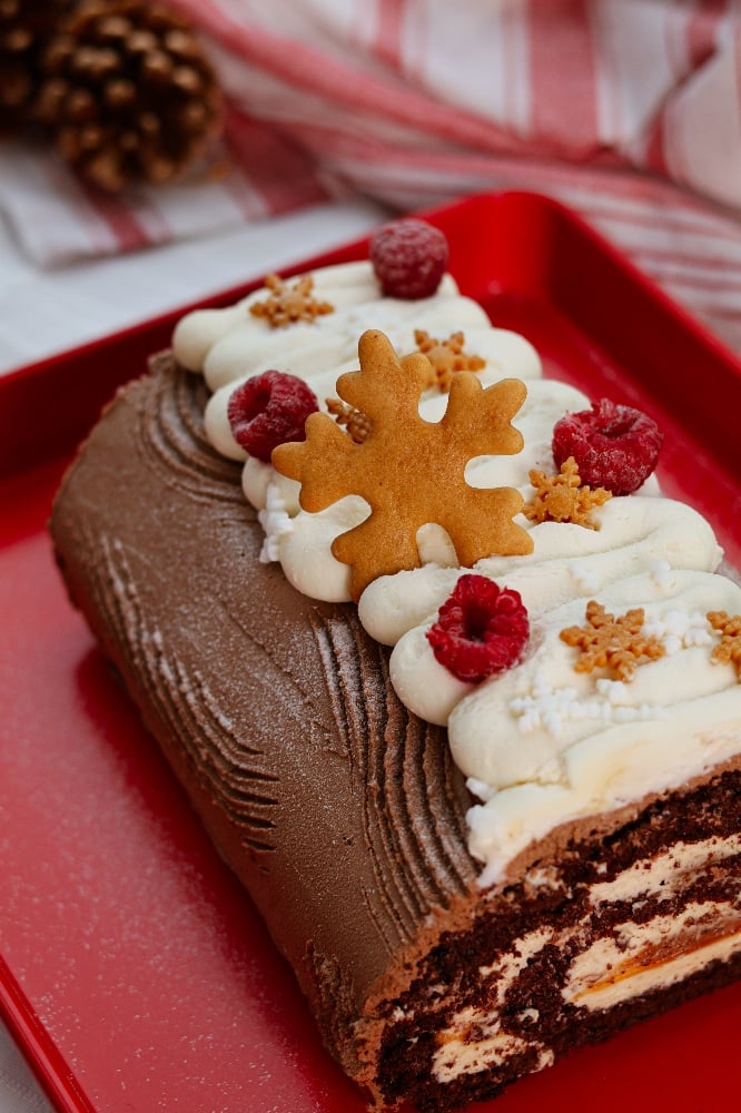 Шоколадний рулет «Пряжене молоко/карамель»