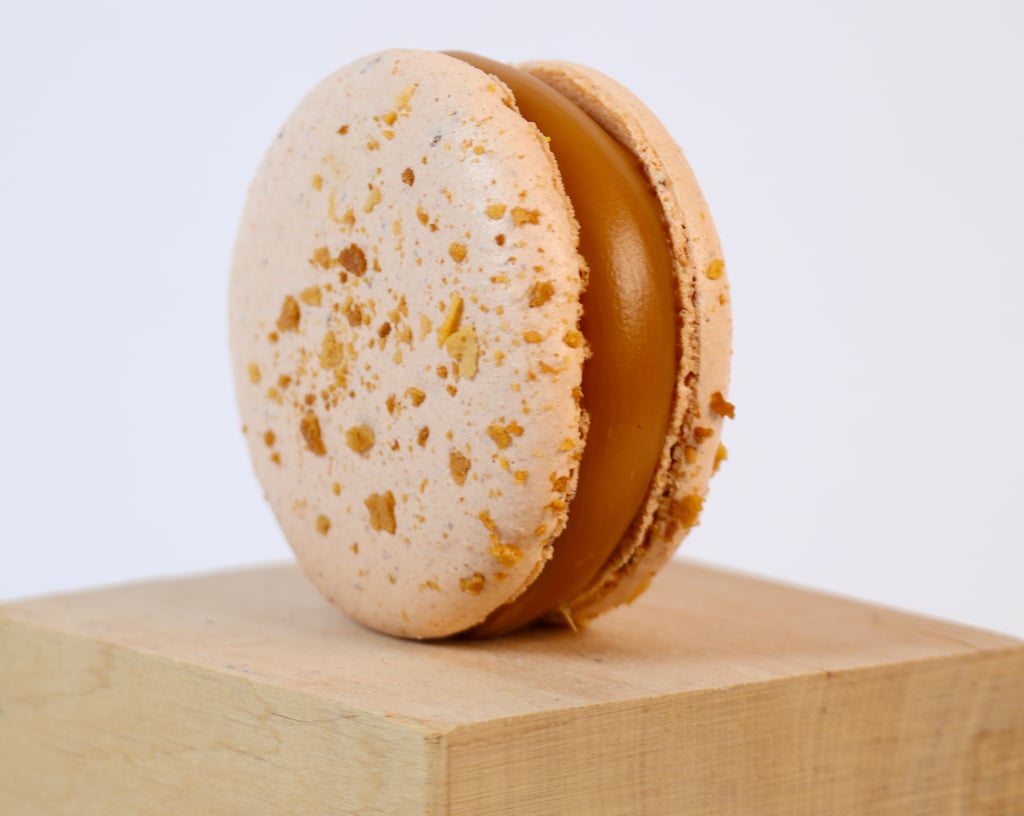 Макарон Солона карамель