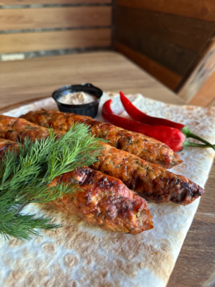 Люля - кебаб свинина та курка.