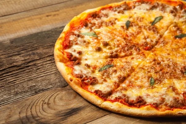 Pizza "Bolognese"/ Пицца "Болоньезе" / პიცა ბოლონეზე