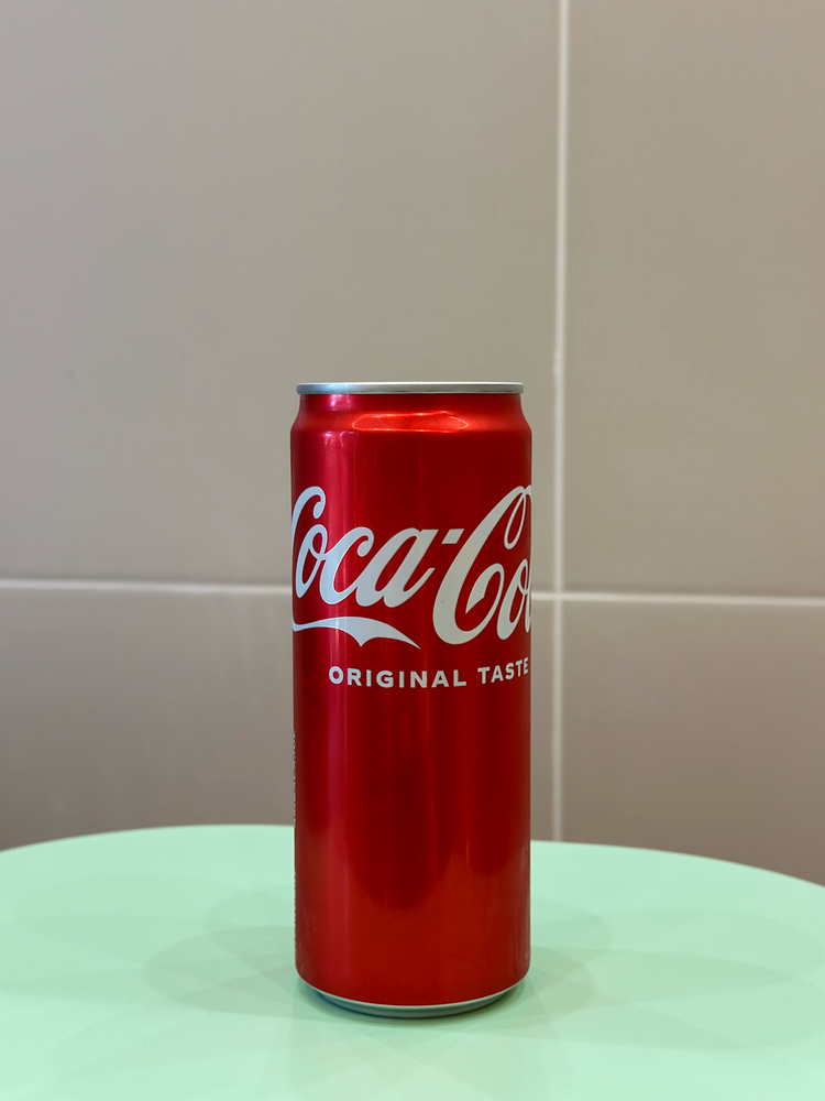Напій б/a Coca-Cola 0,33 л