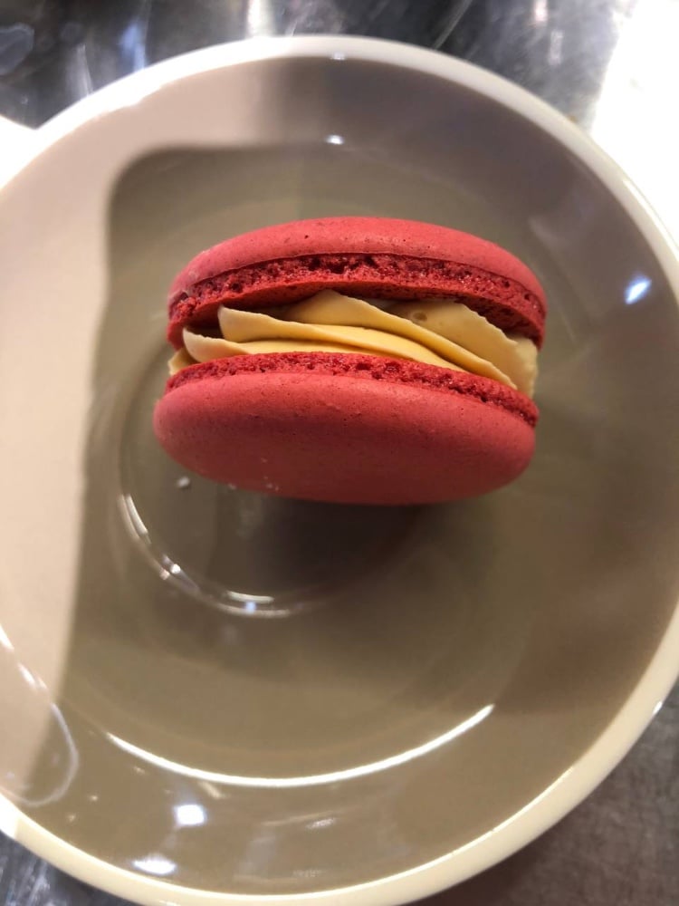 Макарон Солона карамель