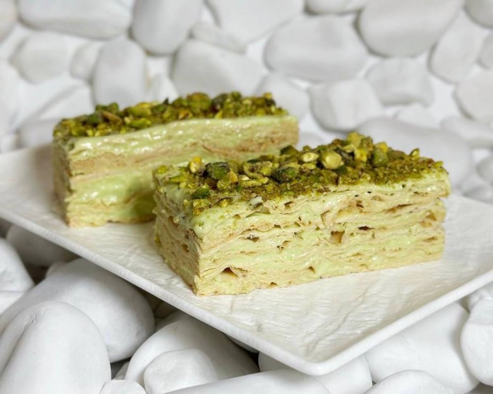 Фісташковий Наполеон порцiя