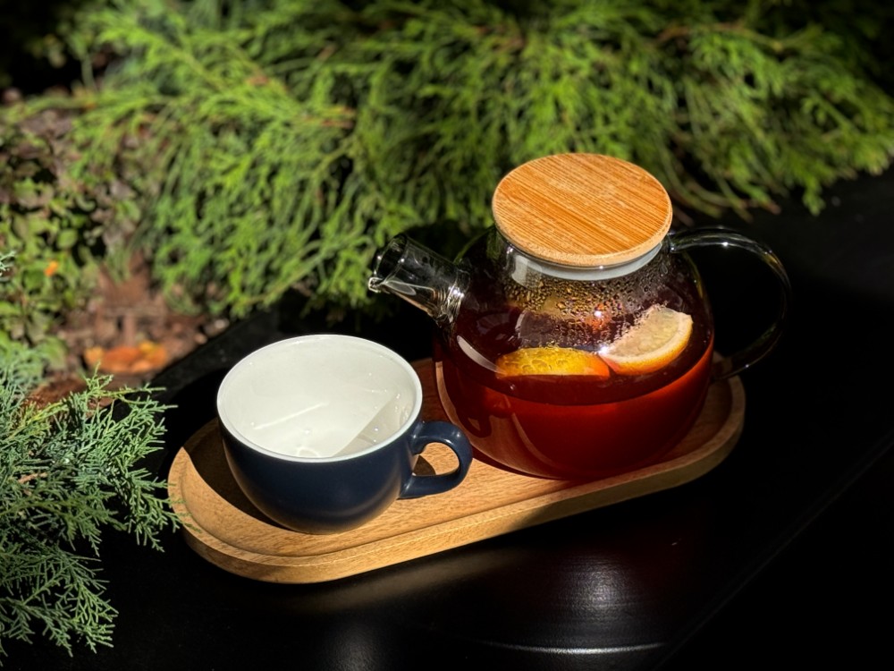 Чай суниця - лічі чайник