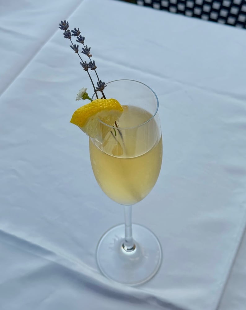 Коктейль French 75.