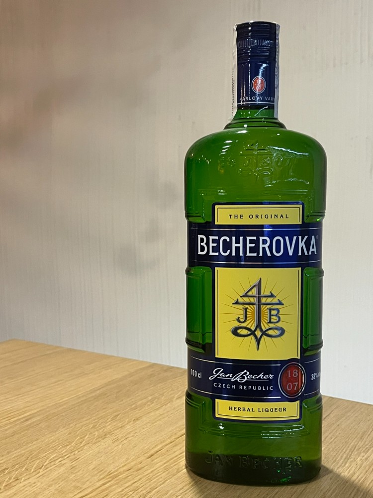 Настоянка Becherovka імп.