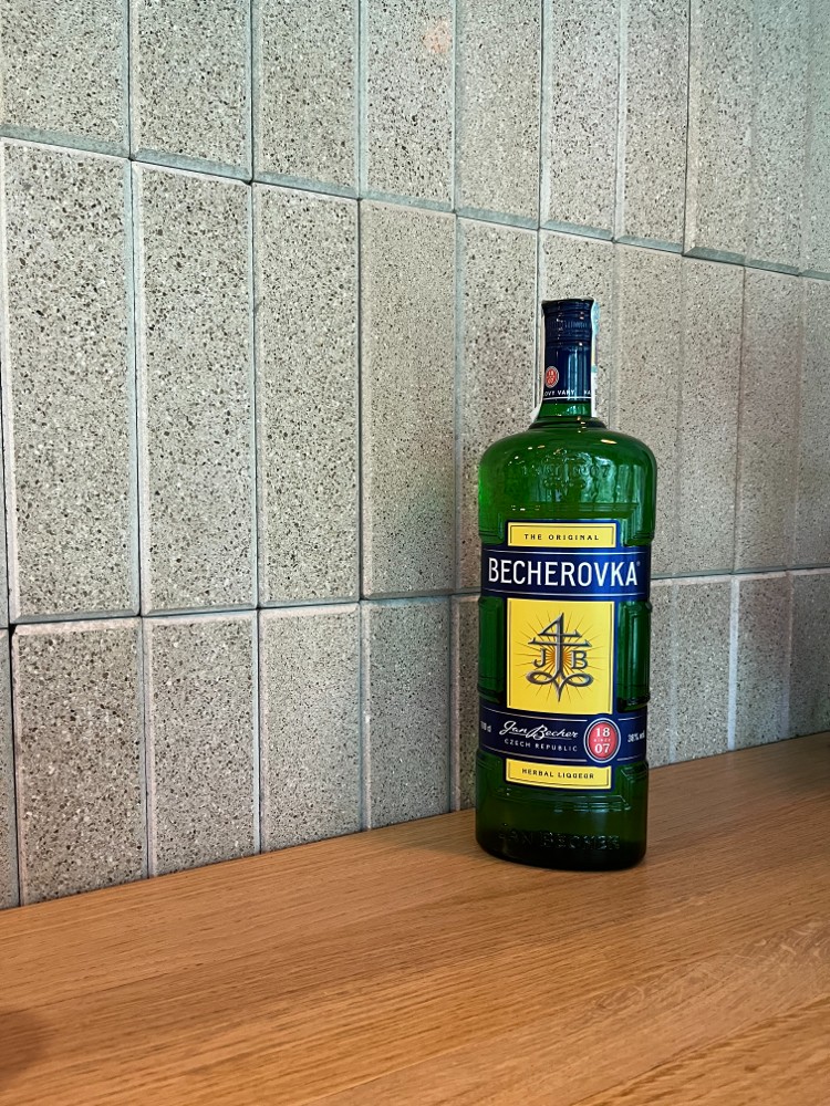 Настоянка Becherovka імп.