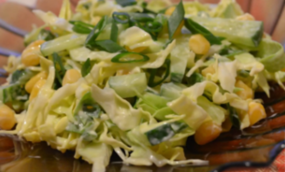 Салат з пек. капусти з огірком та яйцем