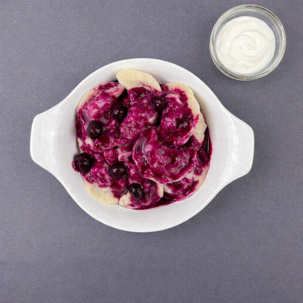 Вареники зі смородиною