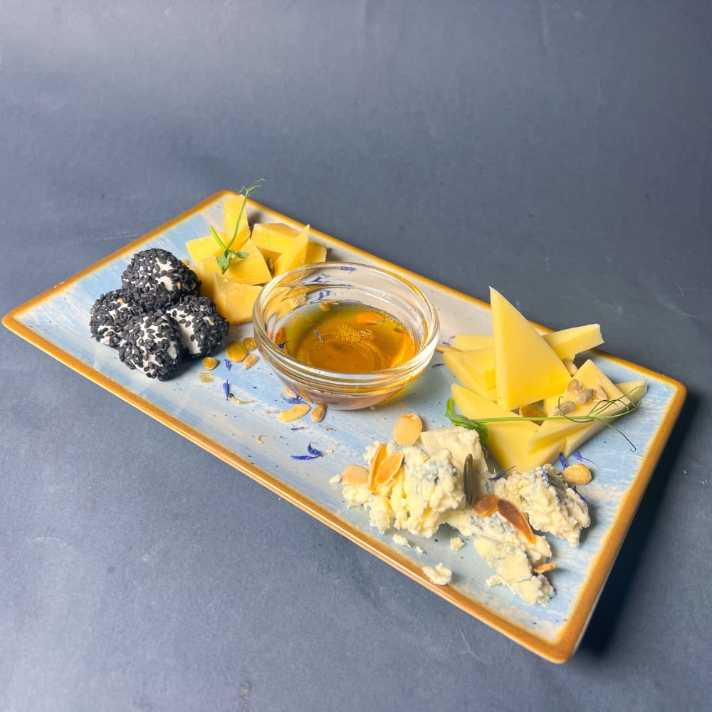 Сирне асорті