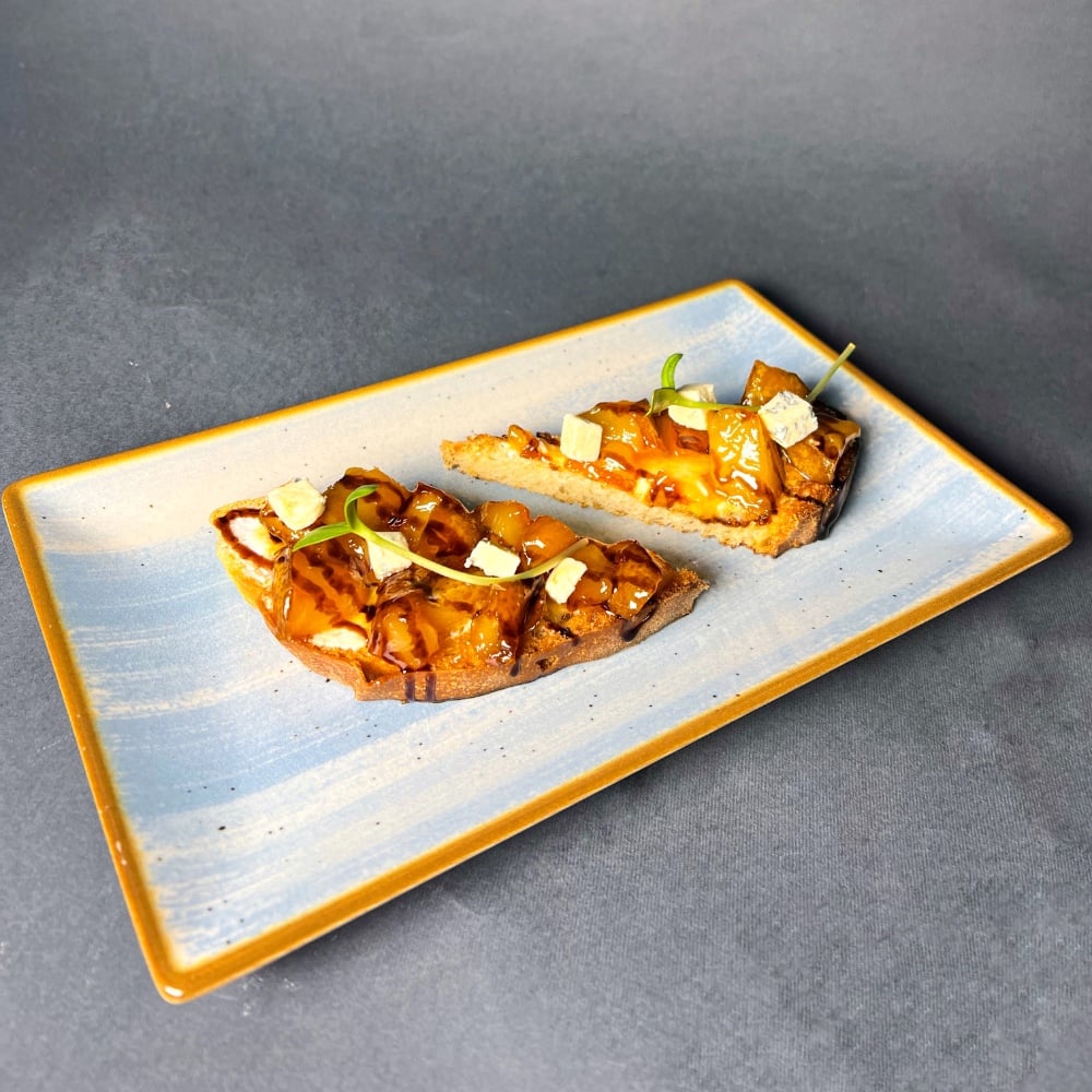 Брускета груша Дор Блю