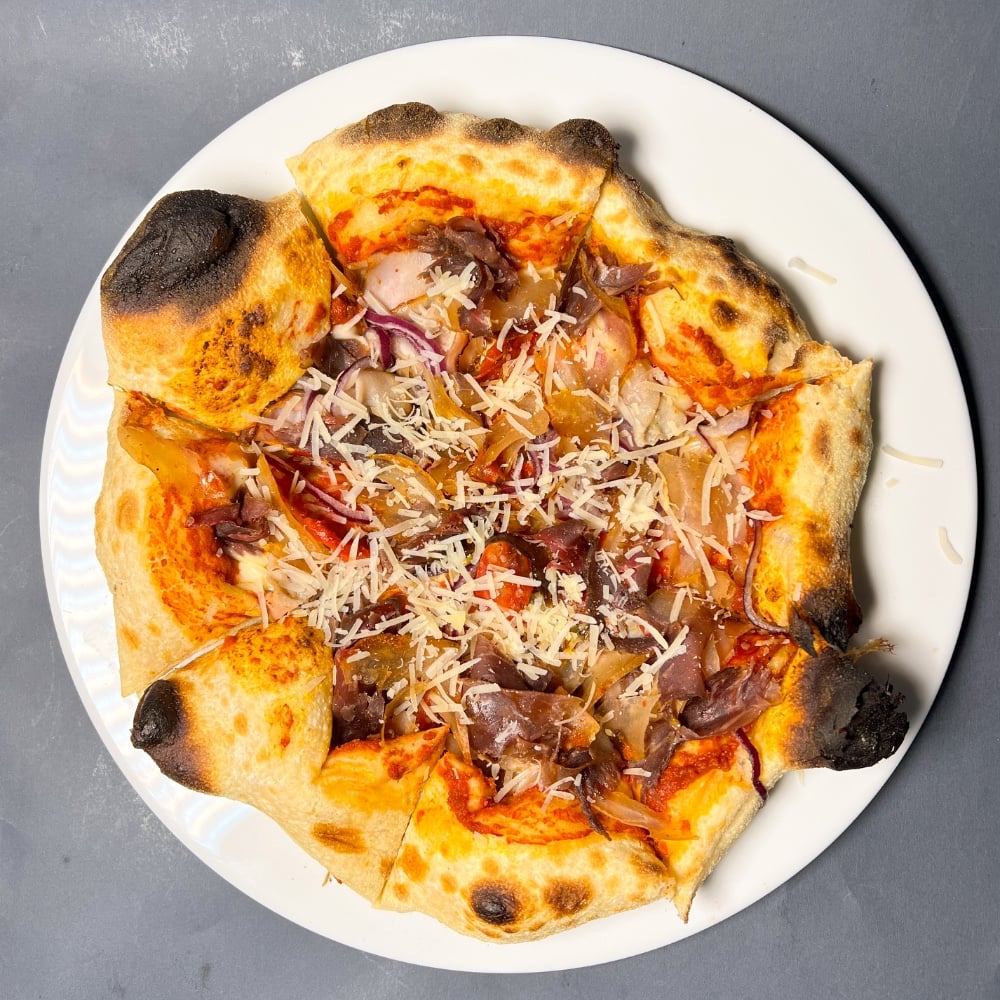 Піца мʼясоторія