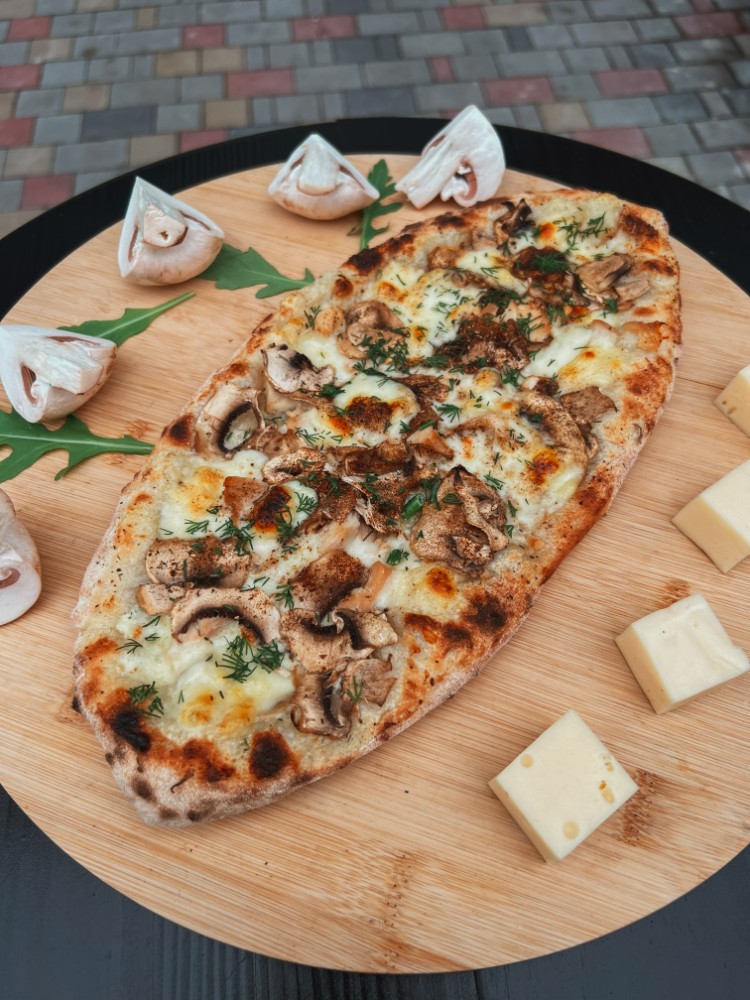 Маленька пінца з куркою та грибами 250г