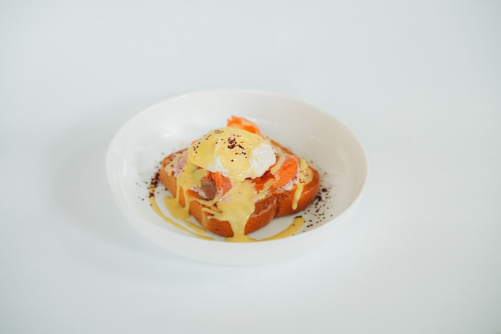 Benedict Toast