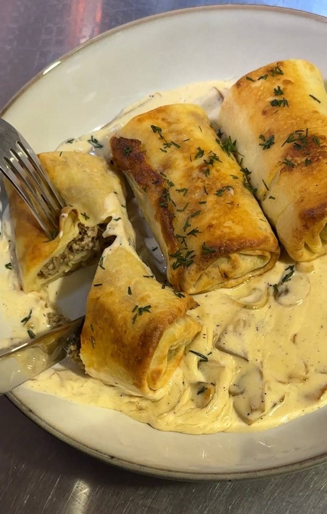 Млинці з м'ясом та грибами 