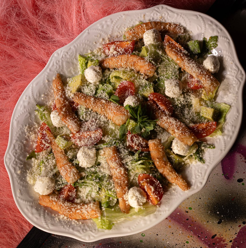 Салат з креветками та авокадо