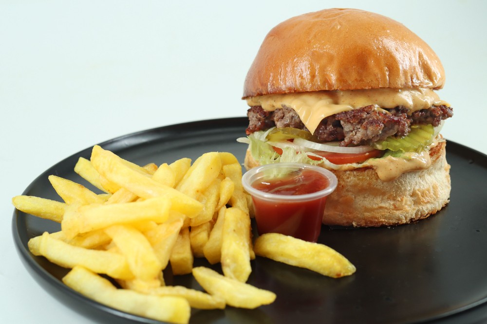 HAMBURGUESA CLÁSICA