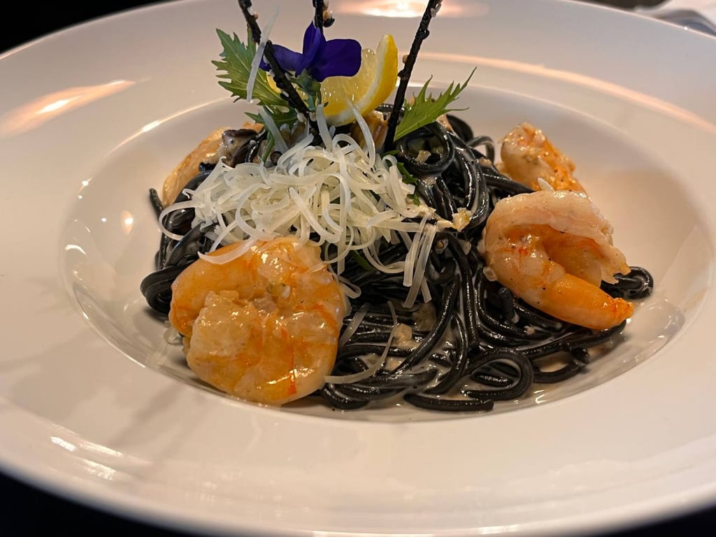 Чорна паста з морепродуктами 330г
