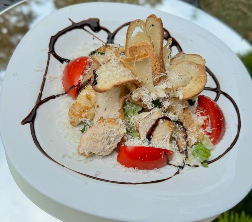 Салат Цезар з куркою гриль