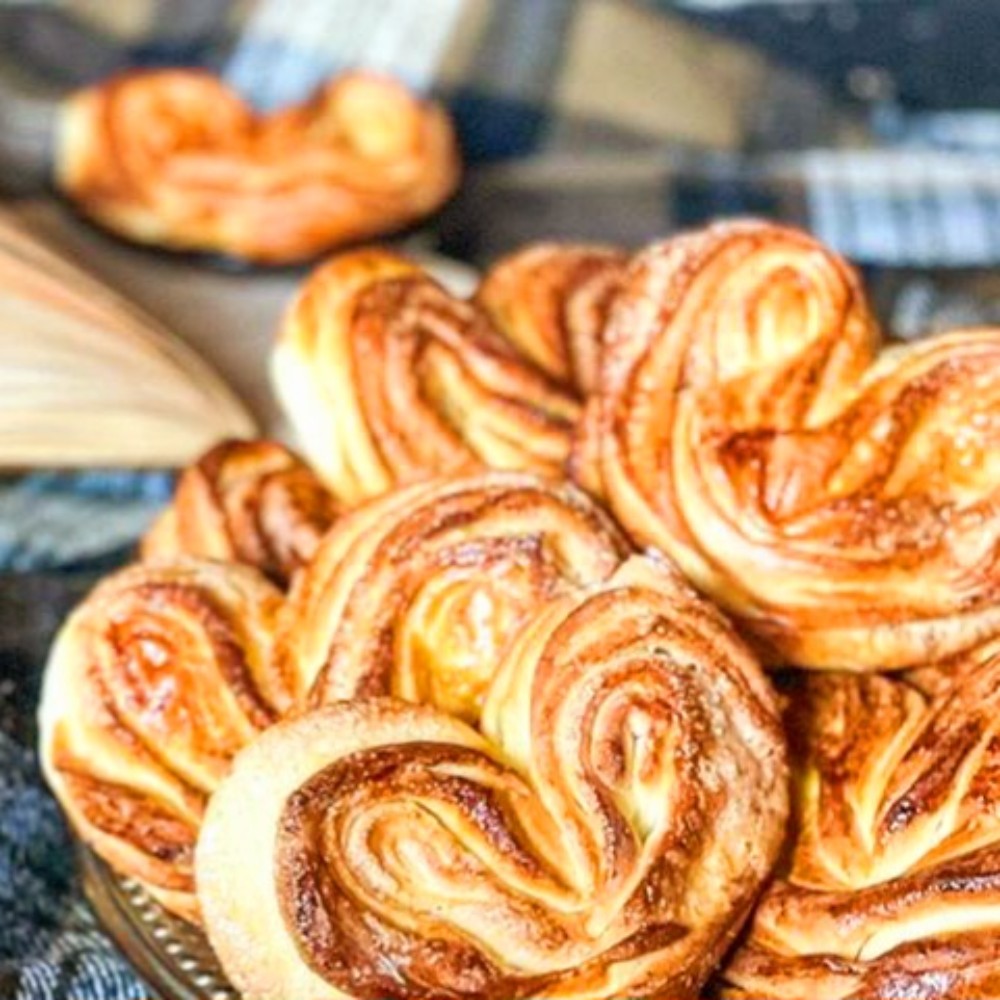 Плюшка з корицей