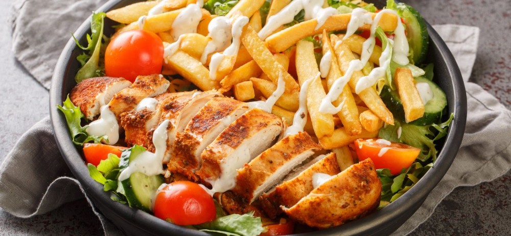 Салат Кебаб 180 г(помідори, огірки, цибуля синя, мікс салат, мясо курки,соус сирний, спеції)