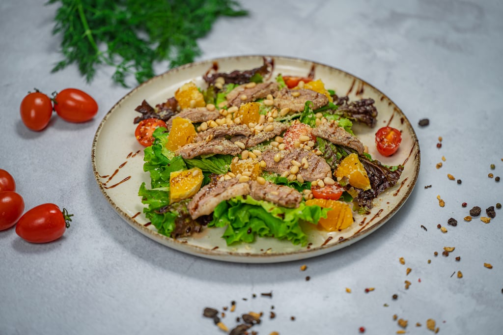 Теплый салат с уткой