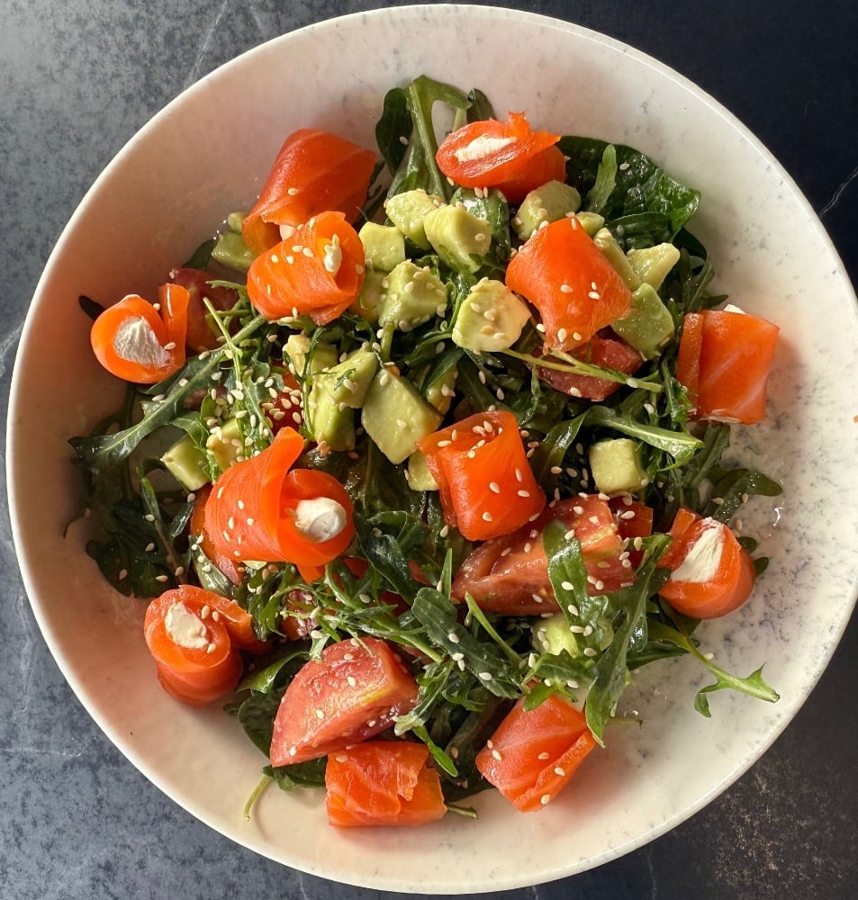 Салат з лососем, порц.