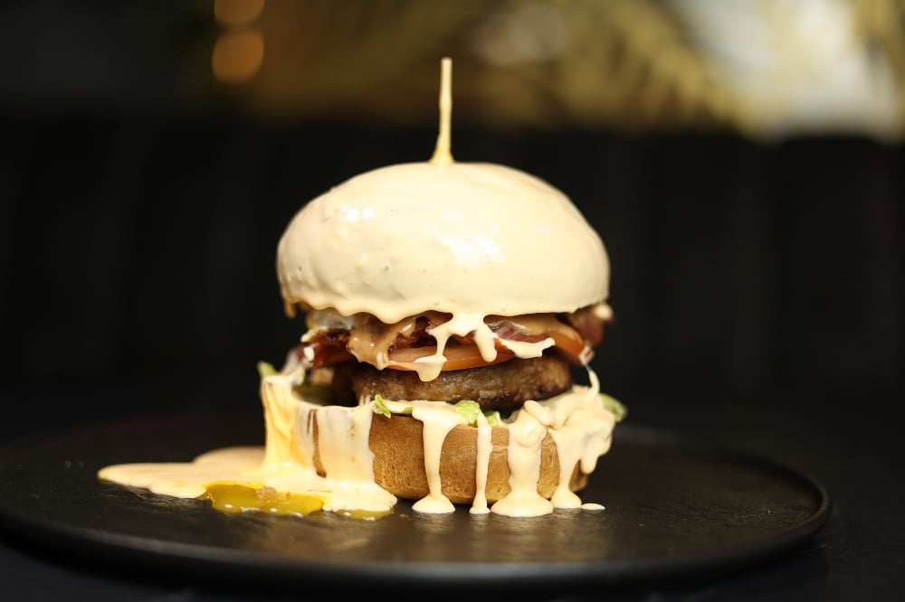 Бургер з яйцем