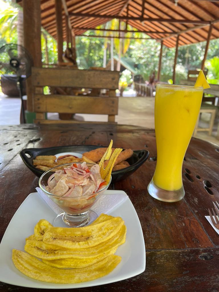 Ceviche Mixto (pulpo, camarón y pescado)