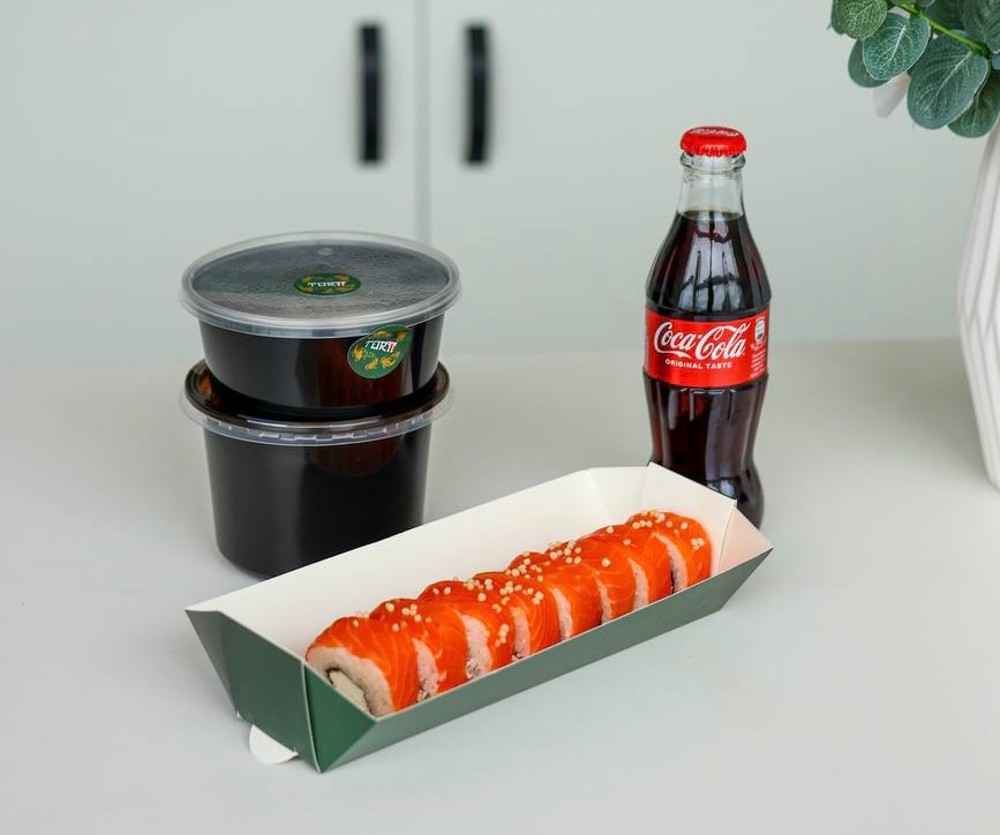 Комбо :Том ям з куркою, Філадельфия Лосось, Coca-Cola