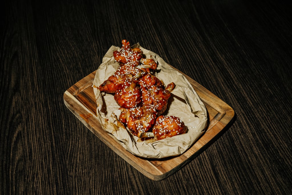 Курячі крильця в соусі BBQ