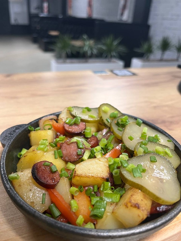 Пательня з ковбасками