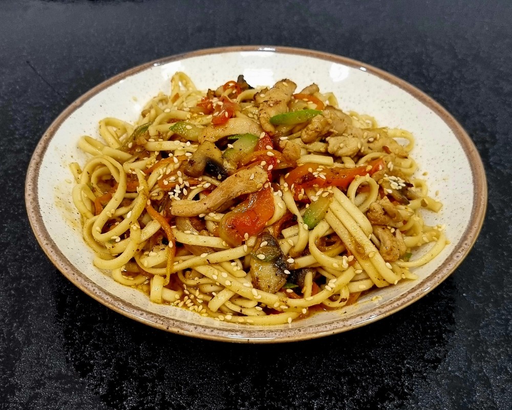 Локшина удон з куркою