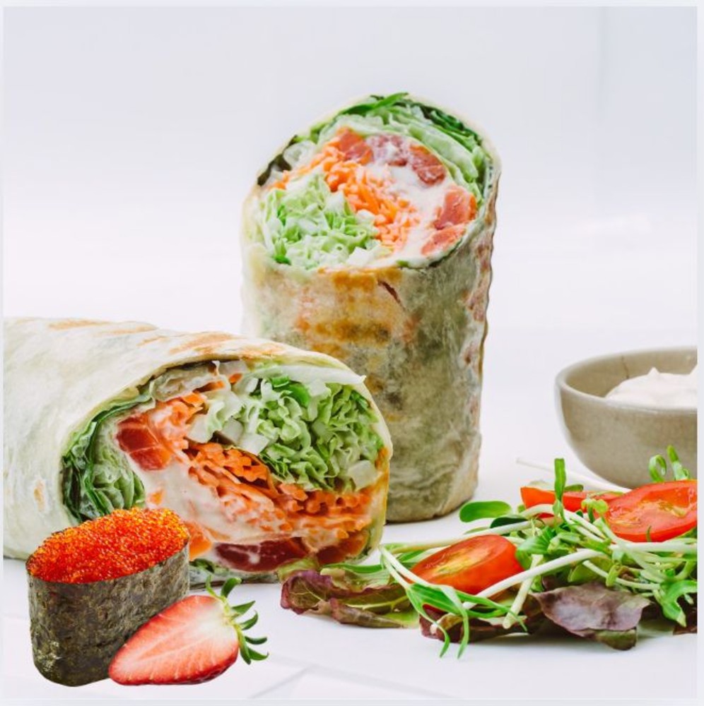 Tobiko Salmon Wrap