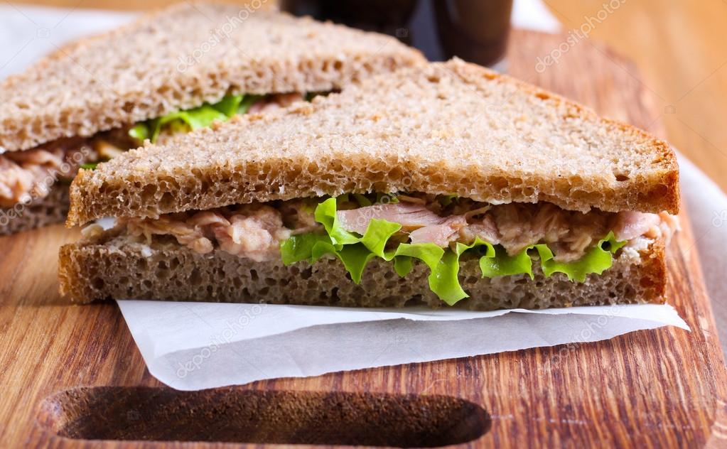 Sandwich - Tuna - Toast Brown