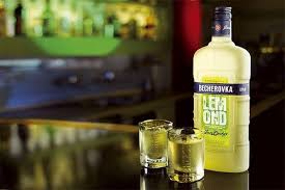 Becherovka лимон настоянка на травах 50мл
