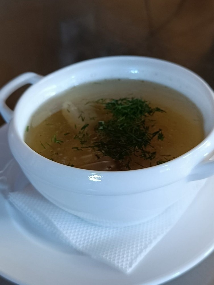 Пельмені з бульйоном