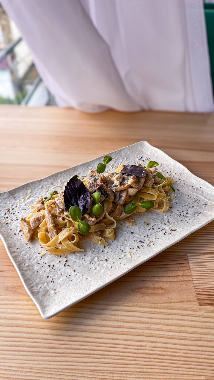Паста з куркою та грибами/ Pasta con pollo e funghi