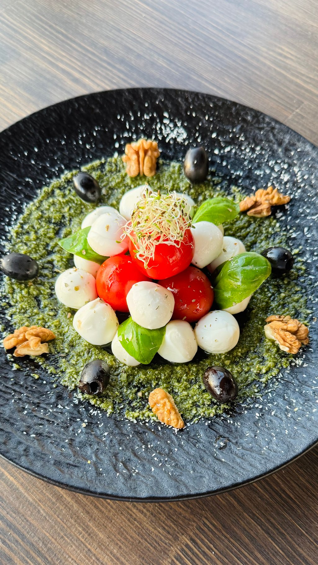 Салат Капрезе/ In salata Caprese