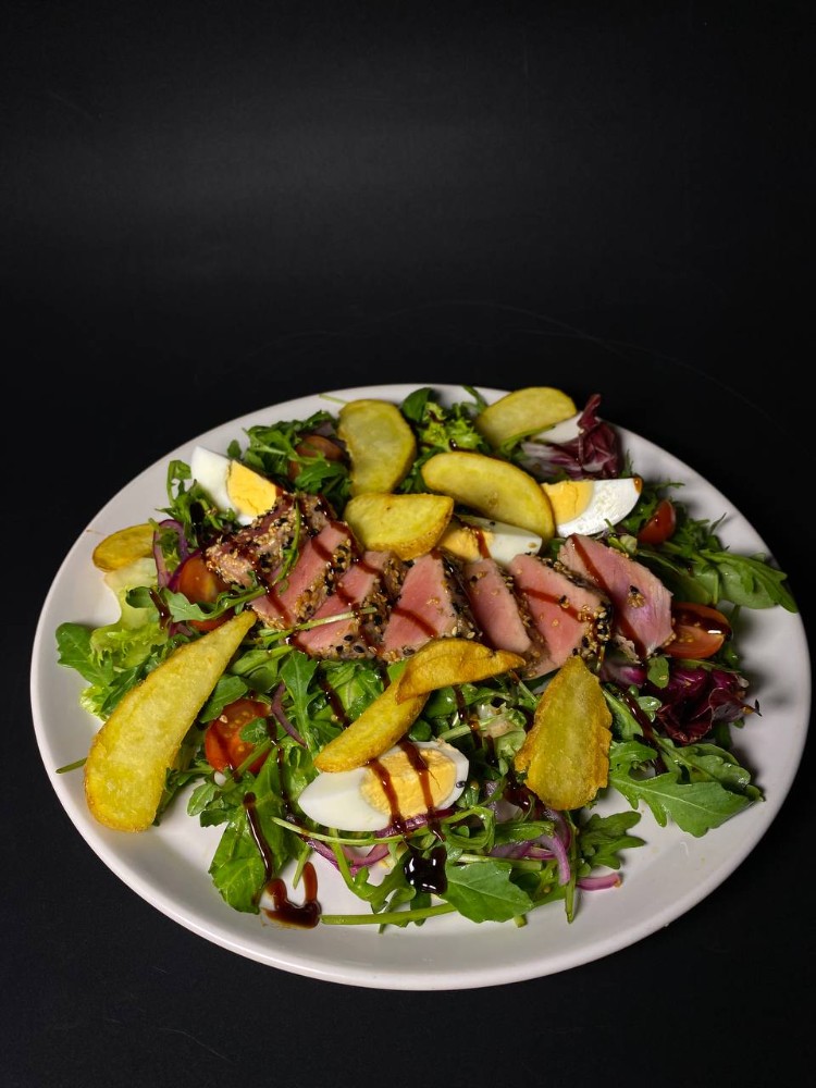 Салат Тунець