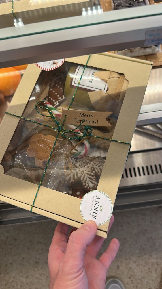 Christmas Box #5 (mango jam)