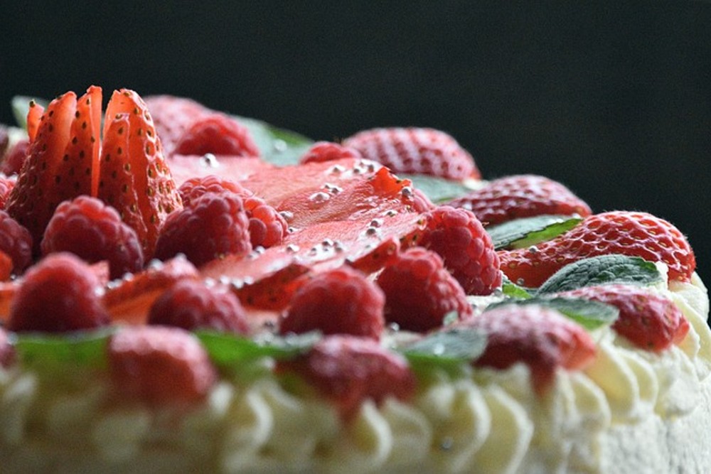 Raspberry tofu cake
