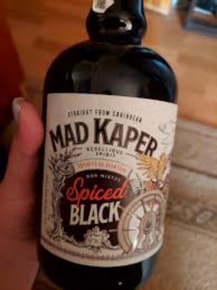 Напій на основі рому Mad Kaper Rum Black Spiced 0.7л